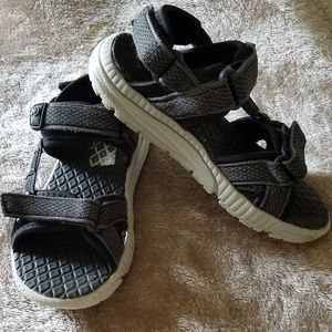 ***SOLD*****Kamik Toddler Boys Sandals Sz 10
